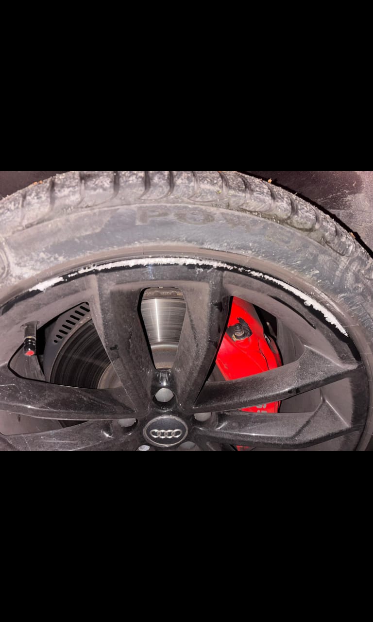 Alloy wheel scuff repair on car wheel